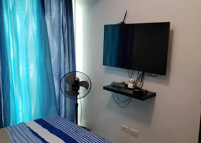Las Pinas W/ Wifi Apartahotel